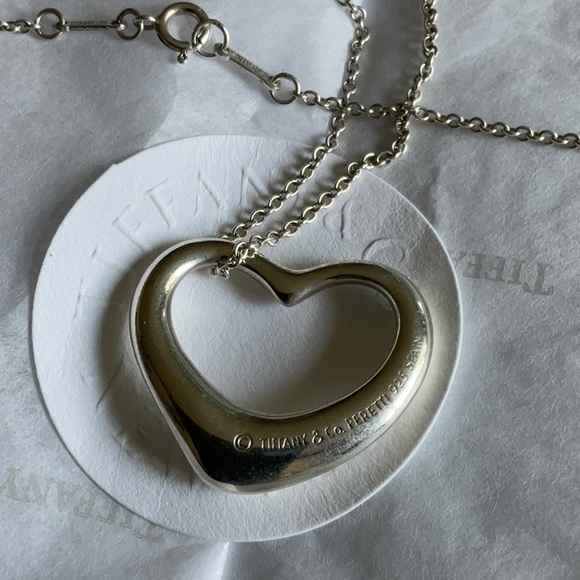 Authentic Tiffany Large Heart pendant with chain necklace. - Picture 4 of 11